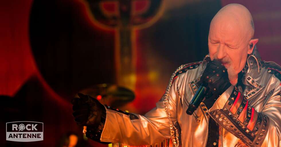 Judas Priest Frontmann Rob Halford auf der Bühne in München 2018