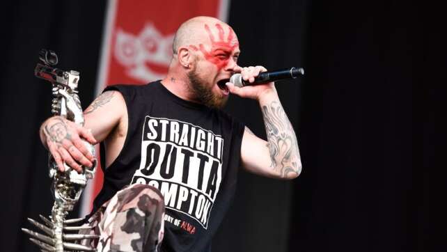 Five Finger Death Punch: Hört hier die neue Single "Inside Out"