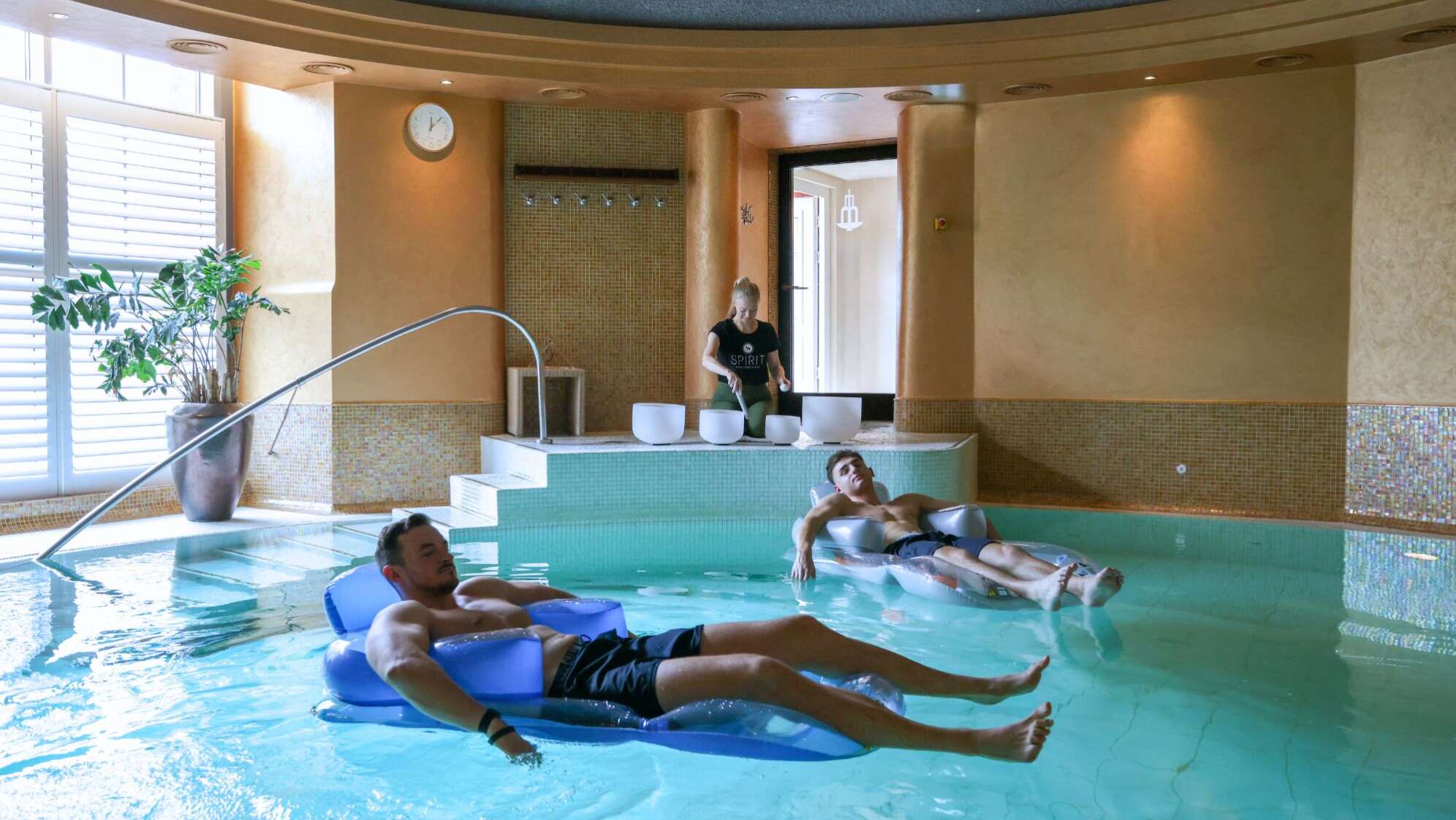 Bild des neuen Spiritual Floating Sound Bath im DAVID LLOYD MERIDIAN SPA & FITNESS Hamburg
