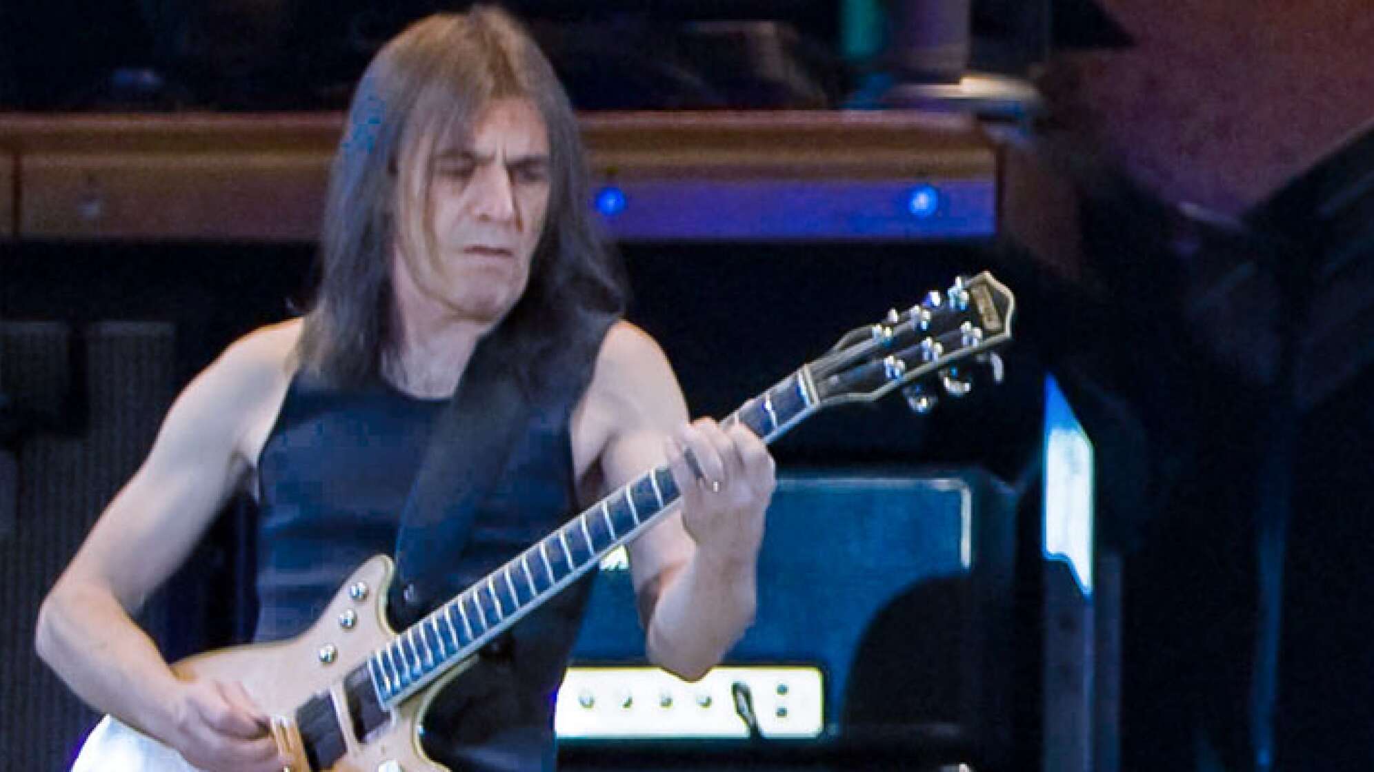 Malcolm AC/DC Gitarrist auf der Bühne