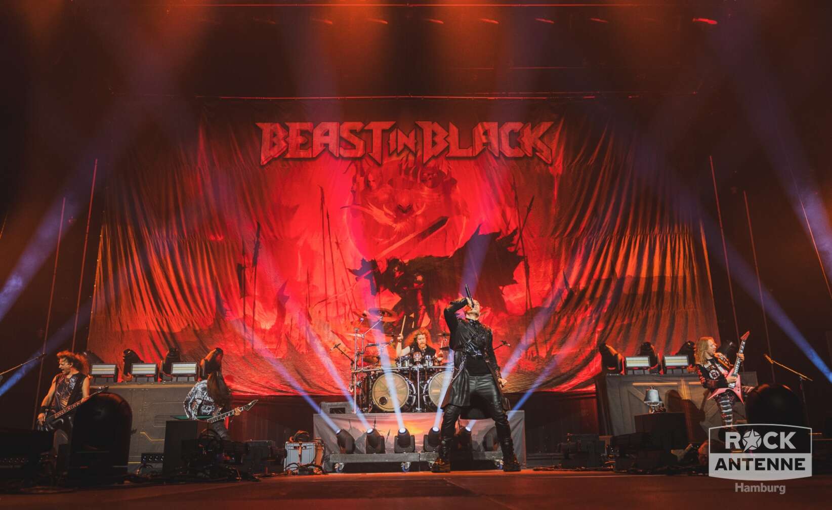 Konzertfotos von Beast in Black