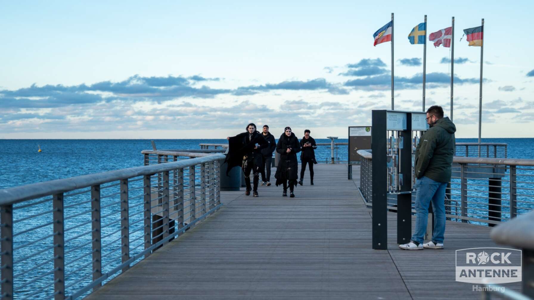 Bilder von Menschen auf dem Plage Noir 2025