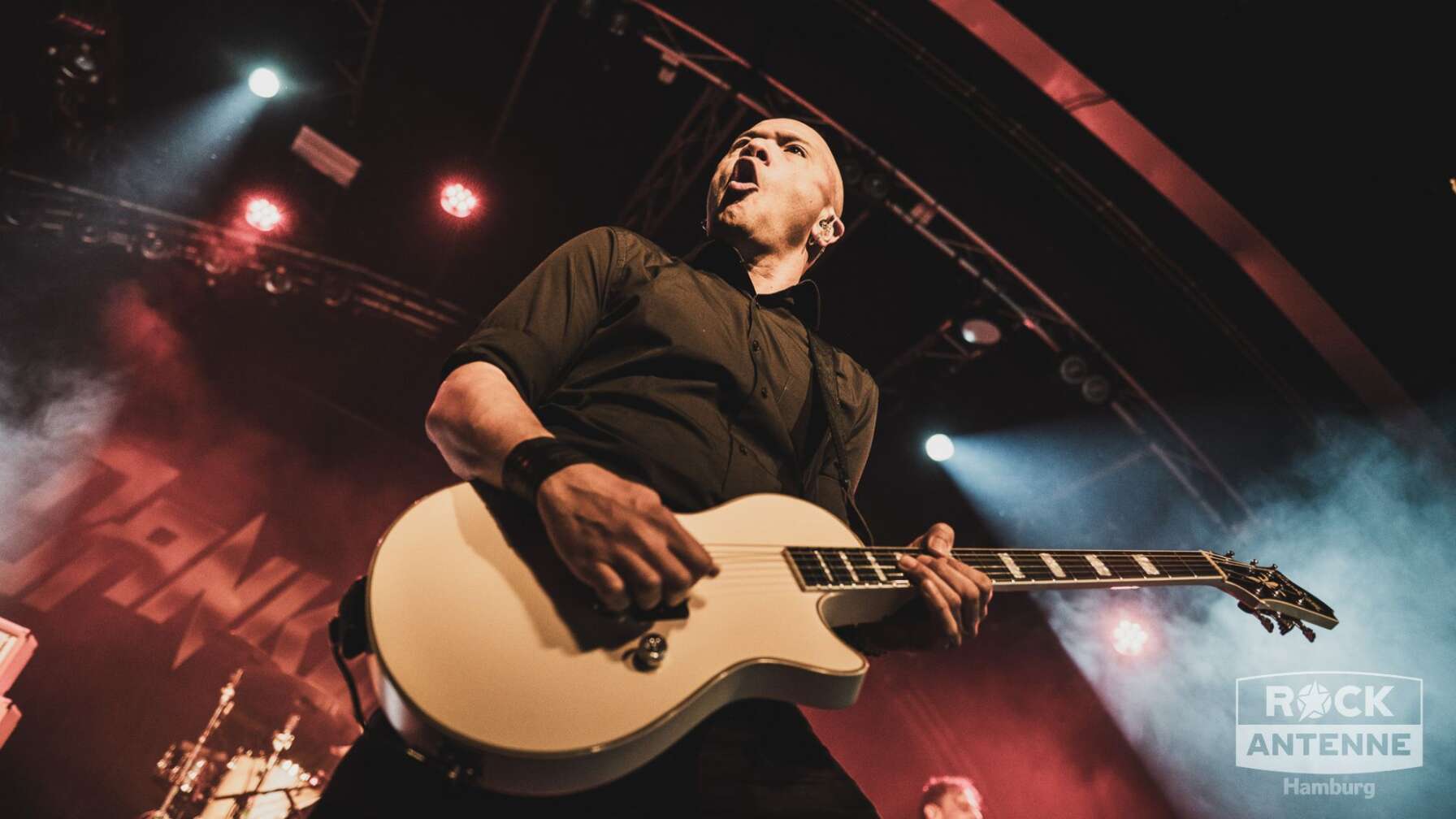 Konzertfotos von Danko Jones 2025 in Hamburg