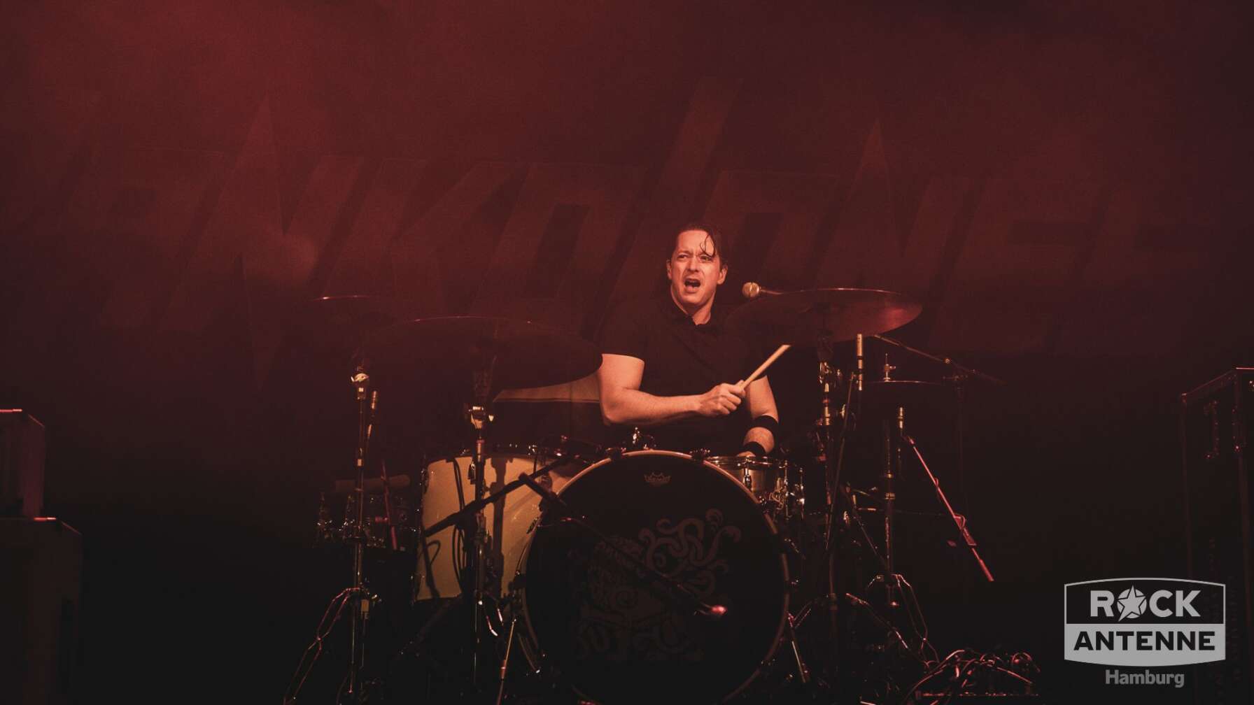 Konzertfotos von Danko Jones 2025 in Hamburg