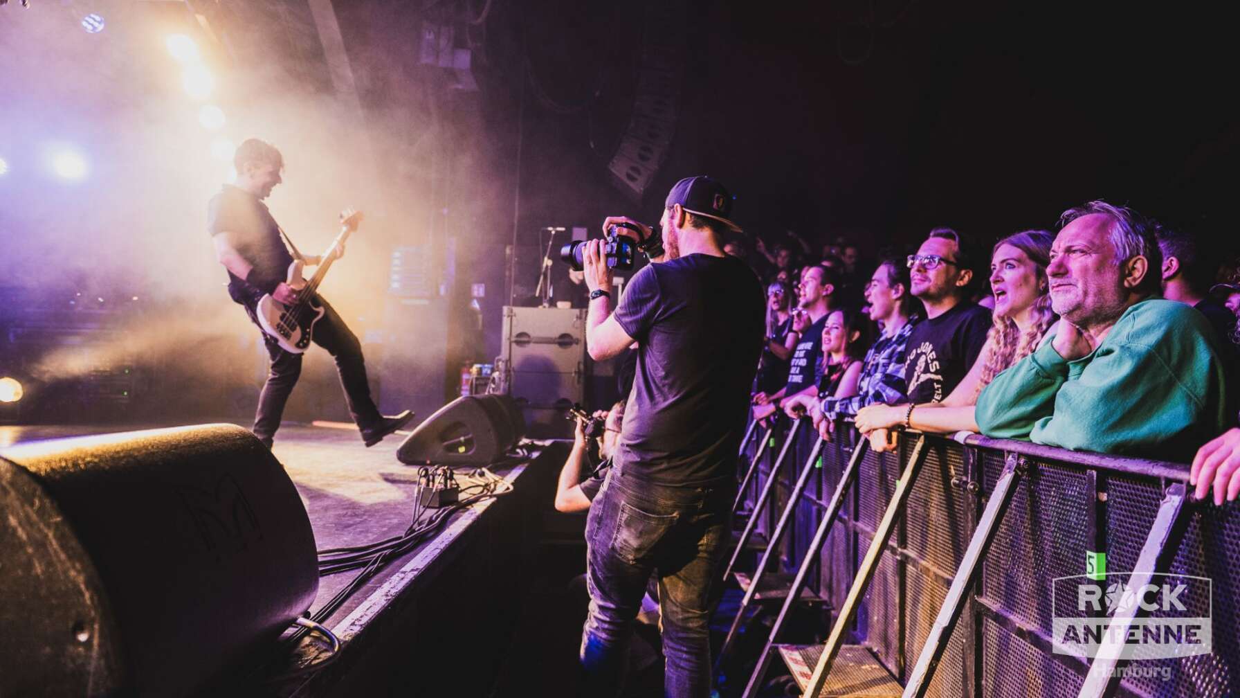 Konzertfotos von Danko Jones 2025 in Hamburg