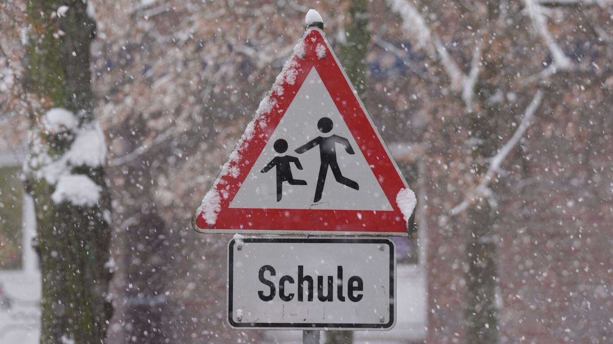 Schneechaos im Norden: Aktuellen Infos