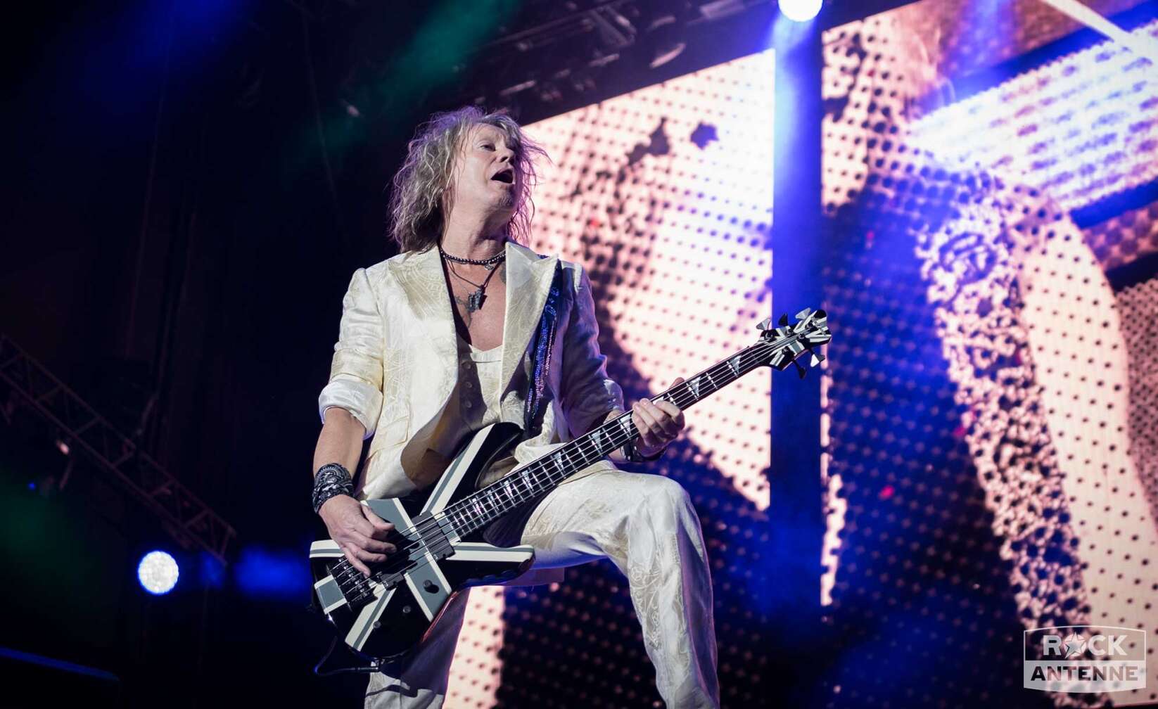 Konzertfotos von Def Leppard in München 2023