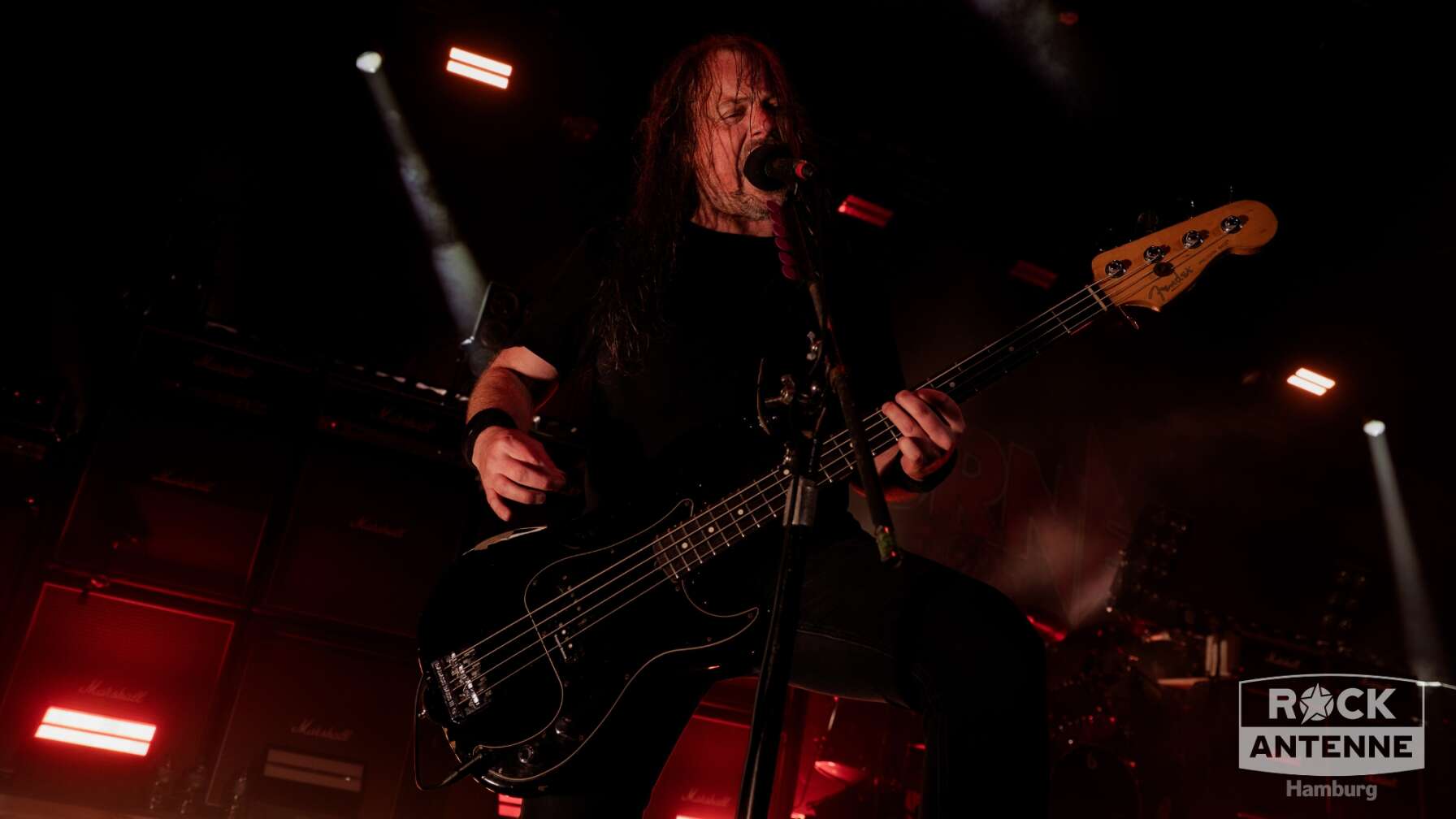 Konzertfotos von Airbourne am 14.02.2026 in der Georg-Elser-Halle in Hamburg