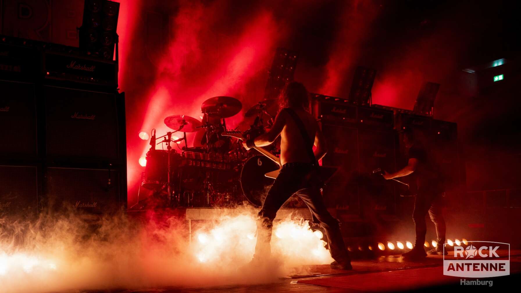 Konzertfotos von Airbourne am 14.02.2026 in der Georg-Elser-Halle in Hamburg