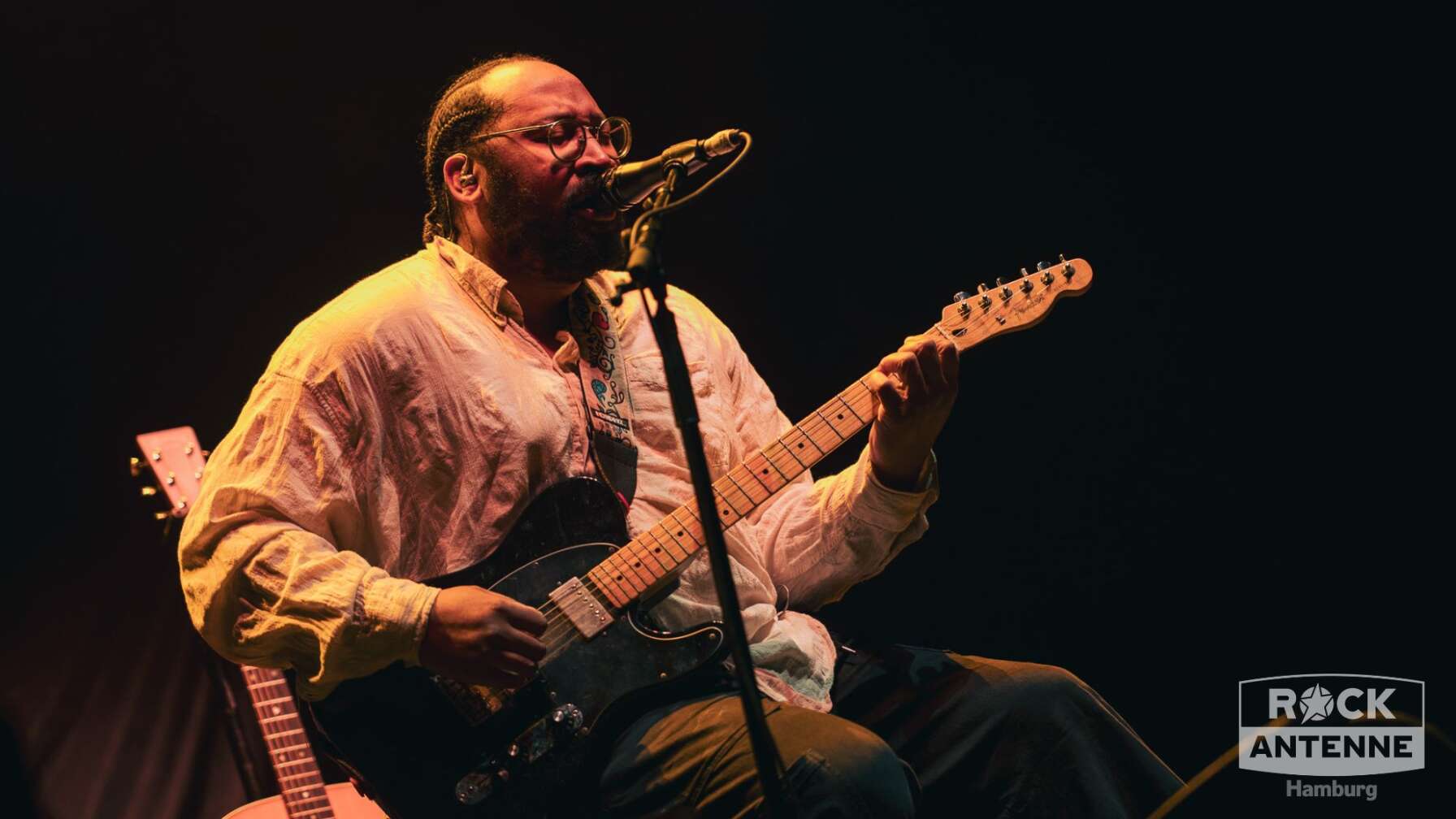 Konzertfotos von Bartees Strange