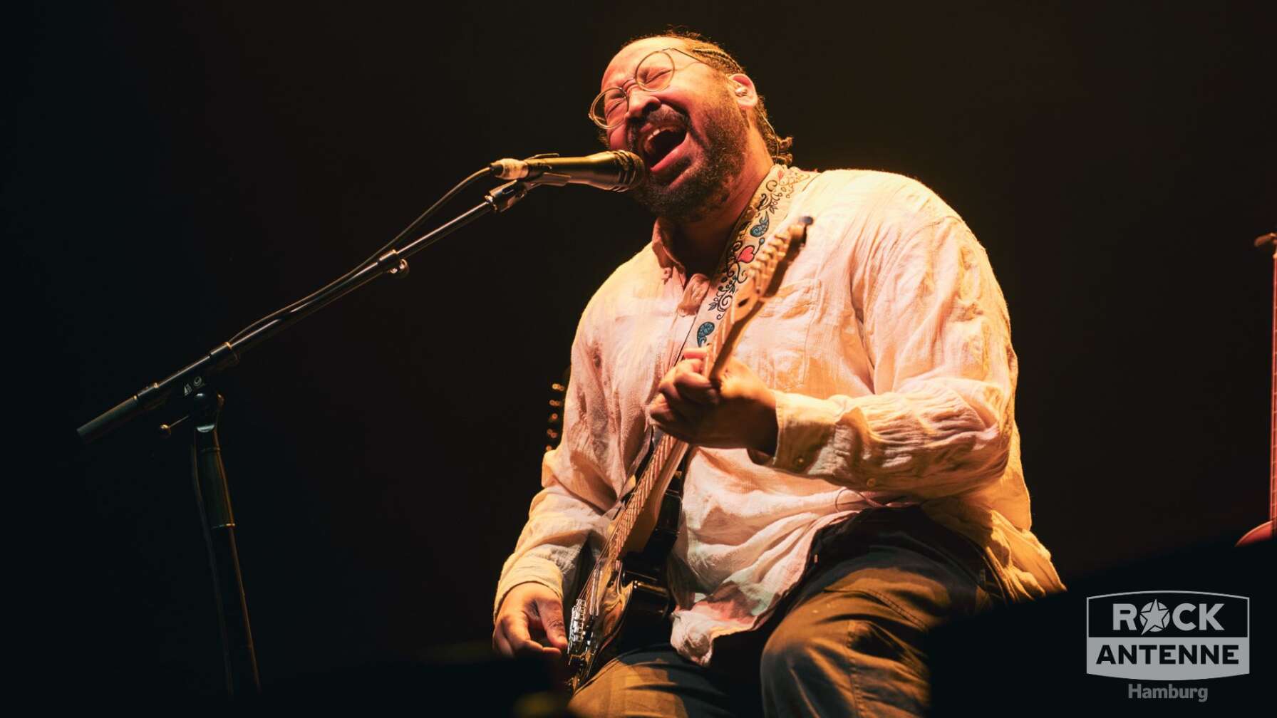 Konzertfotos von Bartees Strange