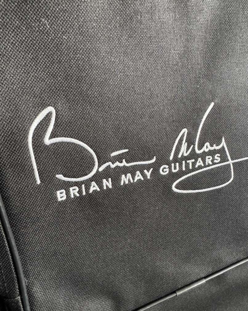 Brian May Gitarre bei App App Hurra