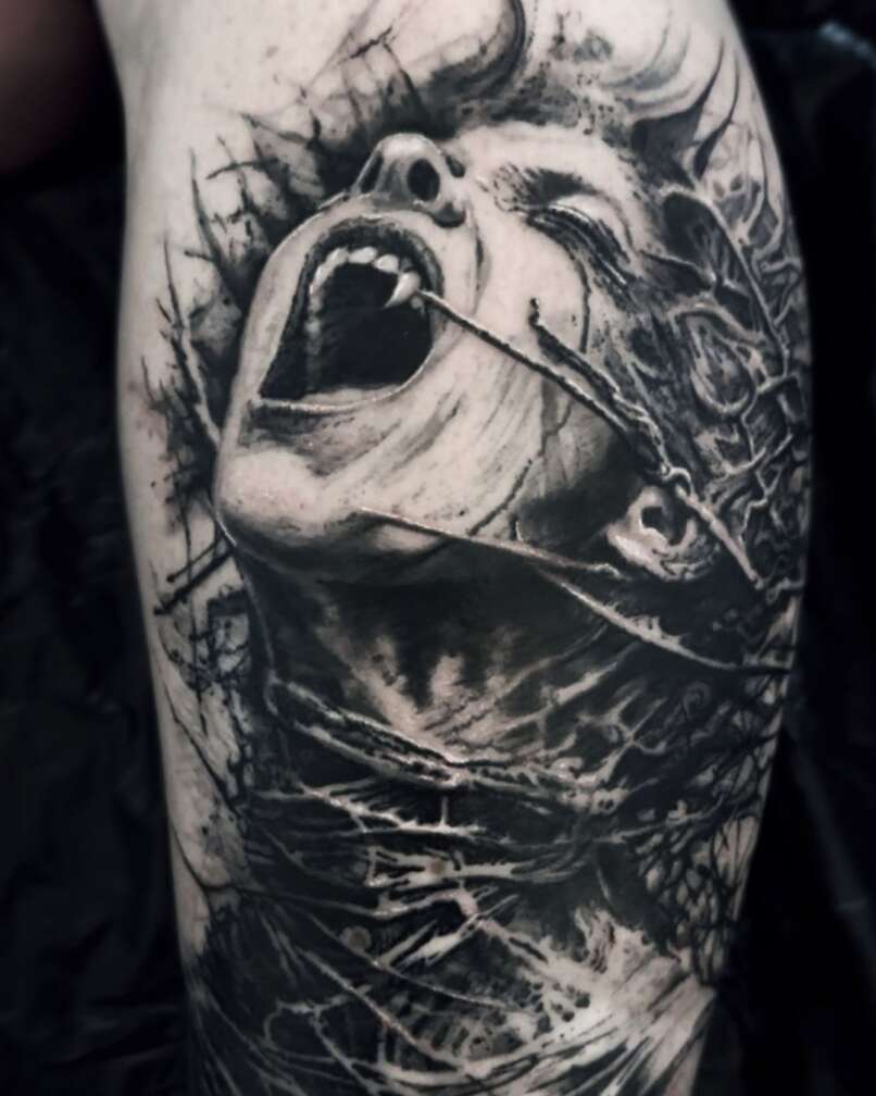 Dirk Binder von Corvo Tattoo Art in Altona