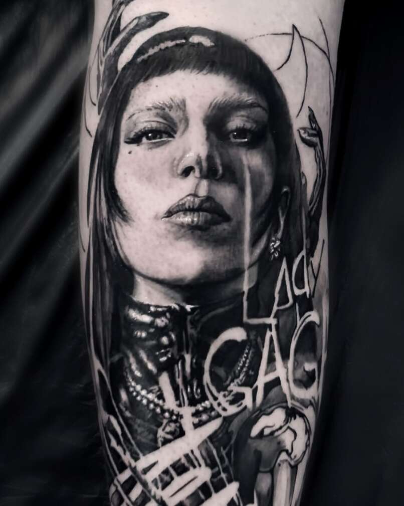 Dirk Binder von Corvo Tattoo Art in Altona