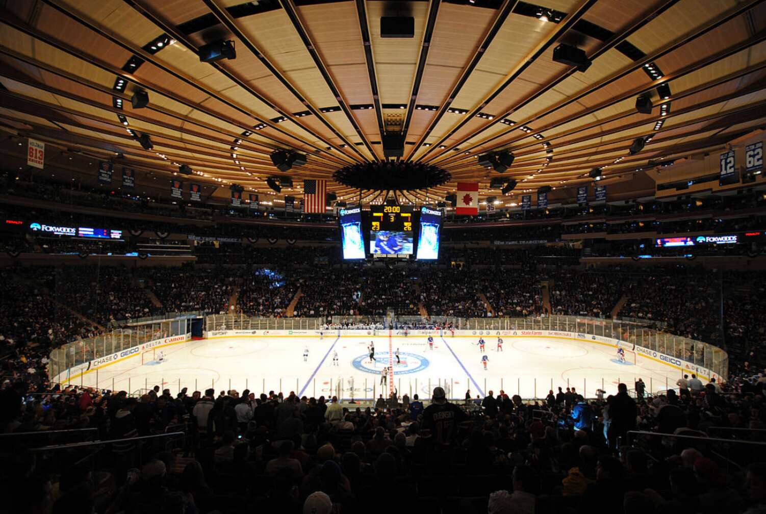 Panorama vom Madison Square Garden in New York, innen, während eines Eishockeyspiels