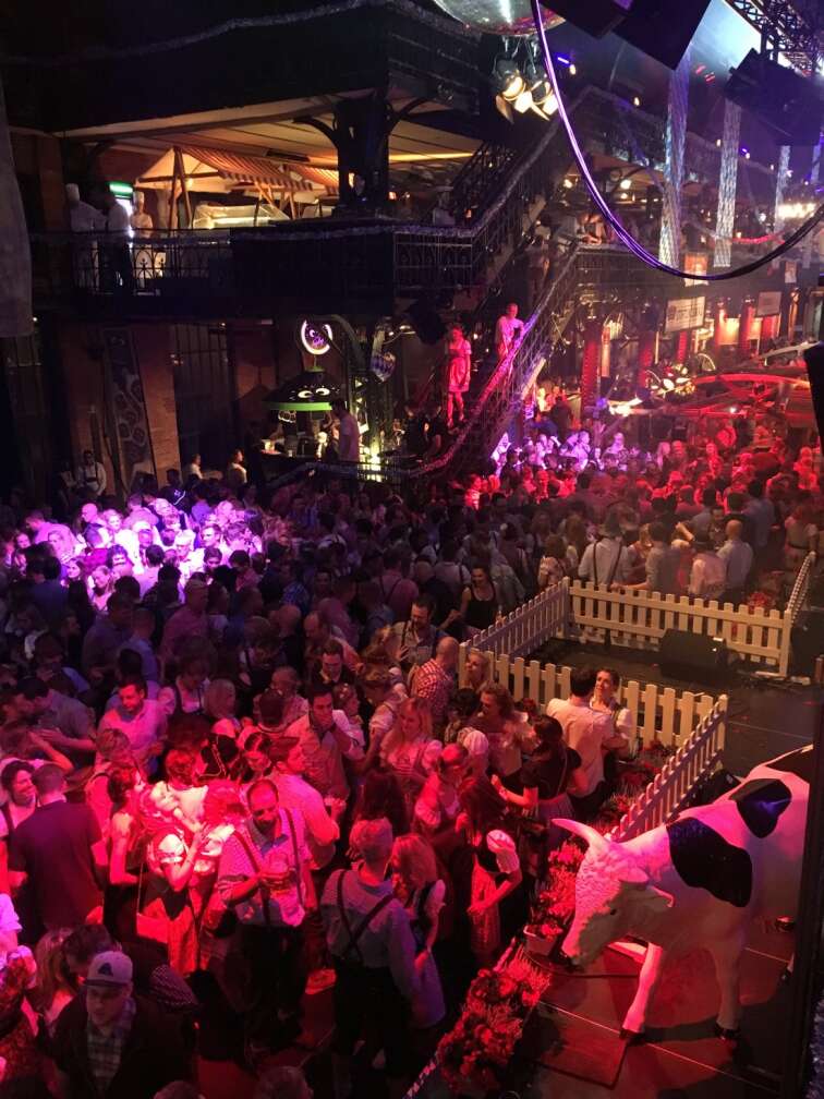 Ein Bild von oben vom Hamburger Oktoberfest