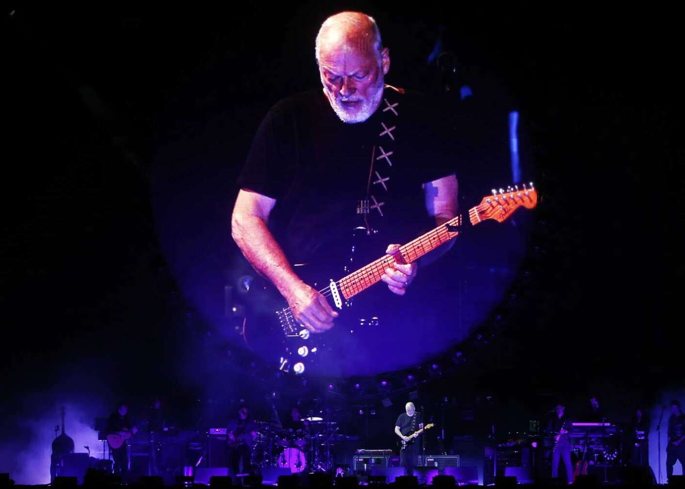 David Gilmour mit einer Fender-Gitarre