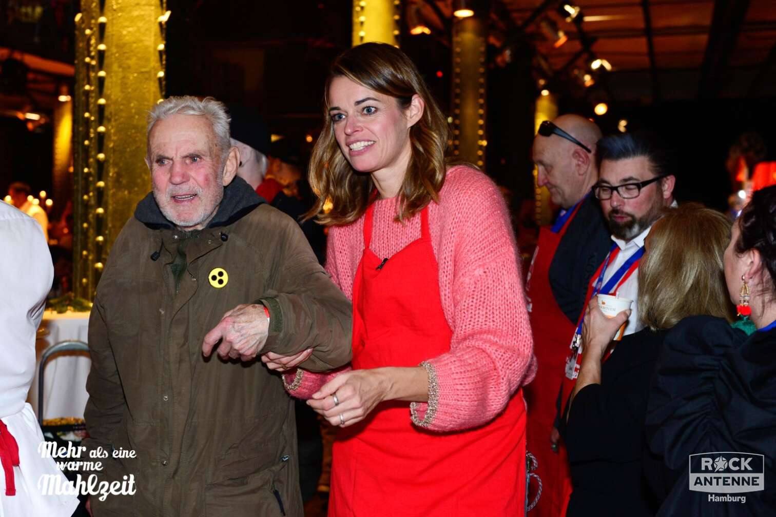 Foto der Hamburger Bedürftigenweihnachtsfeier "Mehr als eine warme Mahlzeit" in der Fischauktionshalle