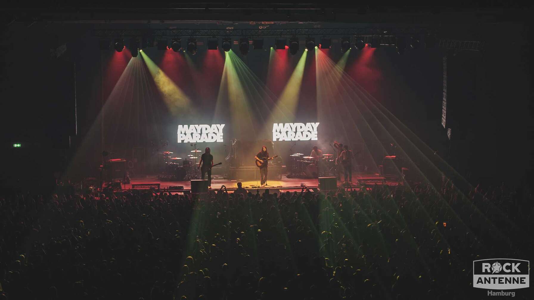 Mayday-Parade live in der edel-optics.de-Arena am 02.02.2024 in Hamburg als Vorband von Simple Plan