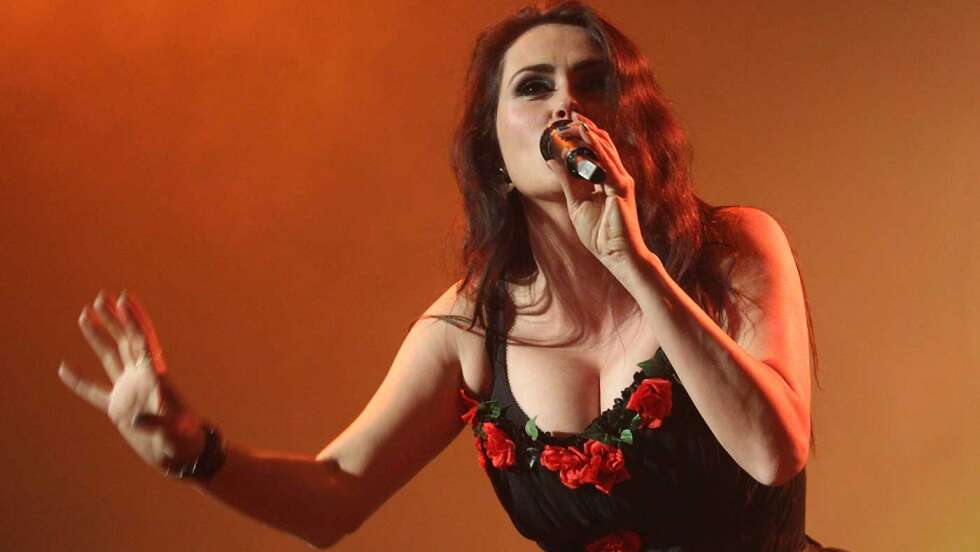 Sharon den Adel: 10 Fakten über die Within Temptation-Sängerin