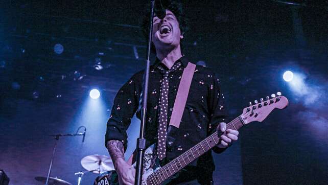 Happy Birthday, Billie Joe Armstrong: Fakten, Quizspaß und legendäre Green Day-Alben