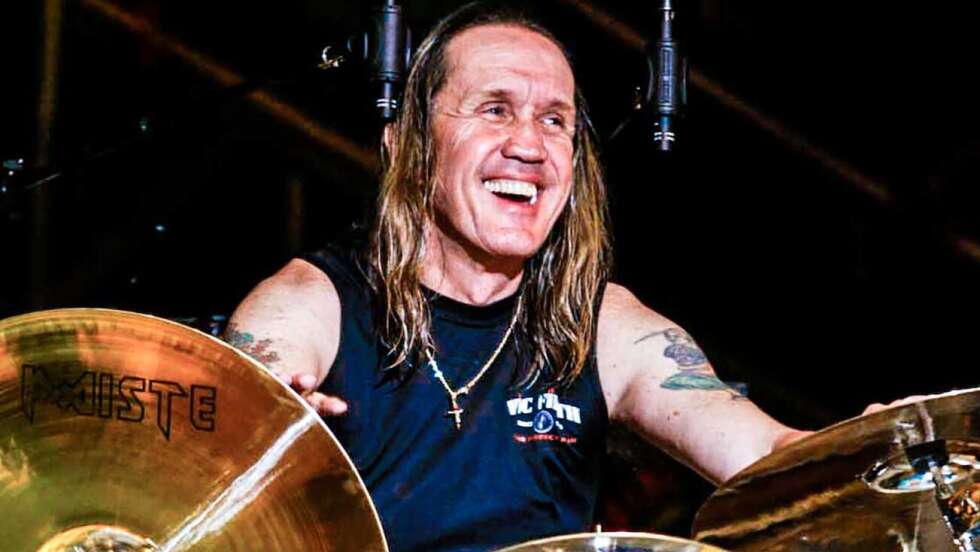 Nicko McBrain: 7 Fakten über den Iron Maiden-Drummer