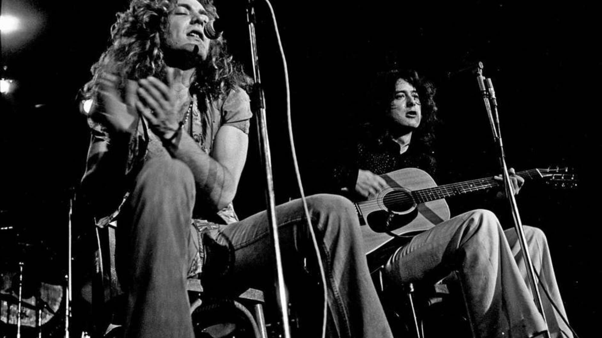 Led Zeppelin bei einem Akustik-Konzert